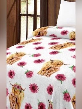 NWT Western Linen Queen Highland Cow Blanket